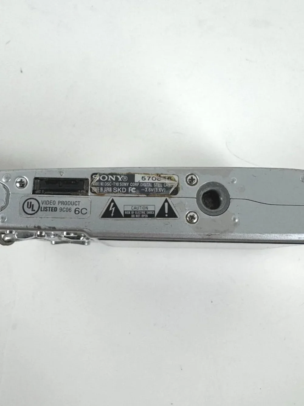 Sony Cyber Shot DSC-T10 7.2MP Digital Camera Silver Made in Japan MC-233